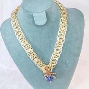 Collar Rigido con escarabajo